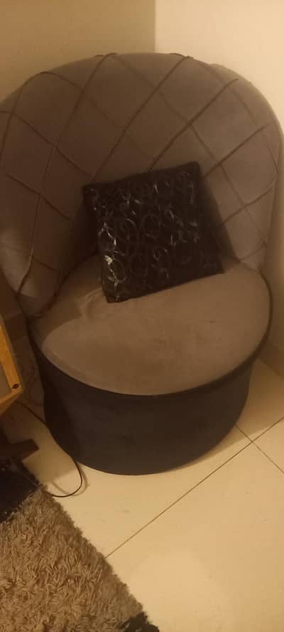 2 sofas