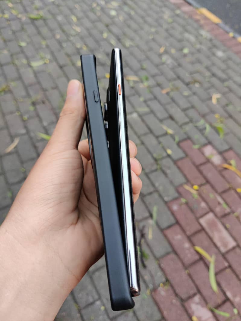 Tecno camon 40 pro 4