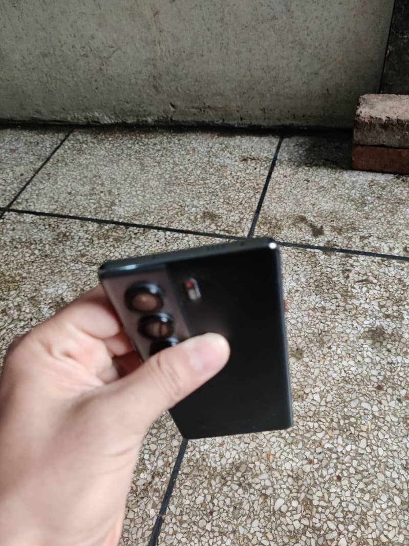Tecno camon 40 pro 6