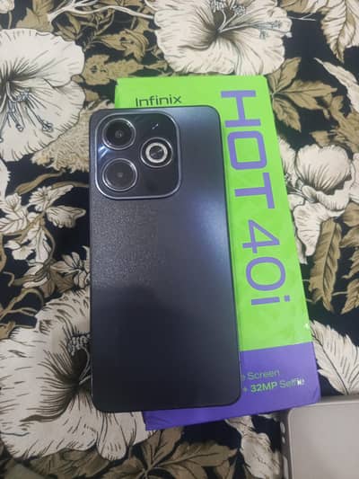 infinix hot 40i/8/128/ box charge yes all ok