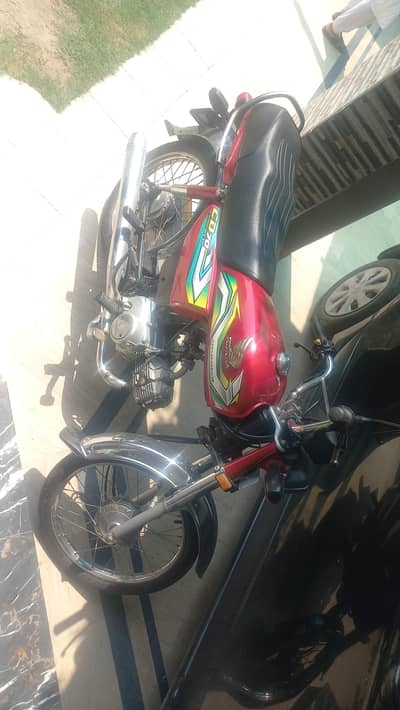 honda cd 70 better than United metro scooty