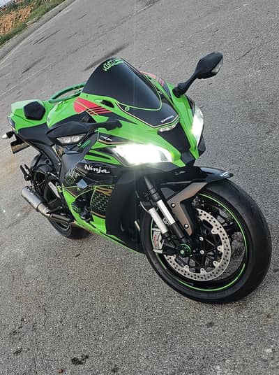 KAWASAKI ZX10R KRT  HONEY COMB EDITION.