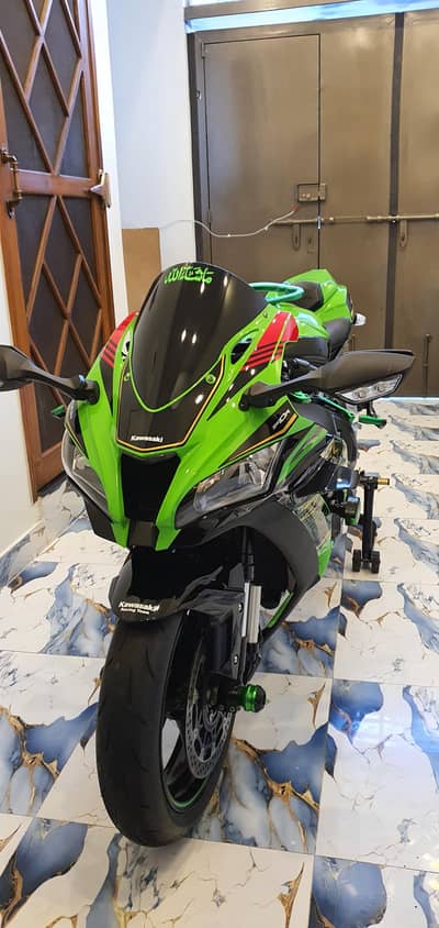KAWASAKI ZX10R KRT  HONEY COMB EDITION.