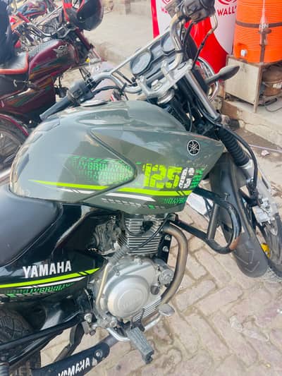 Yamaha ybr 125g