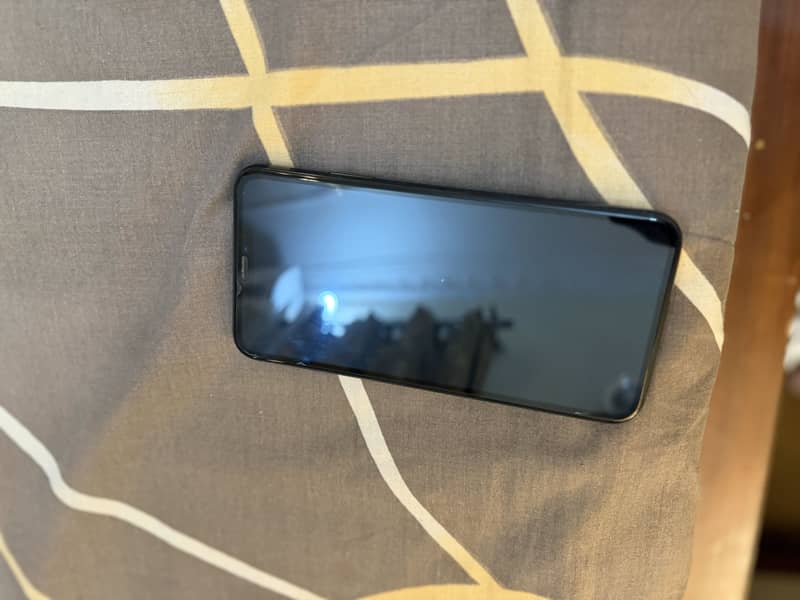 Iphone 11 pro max 4