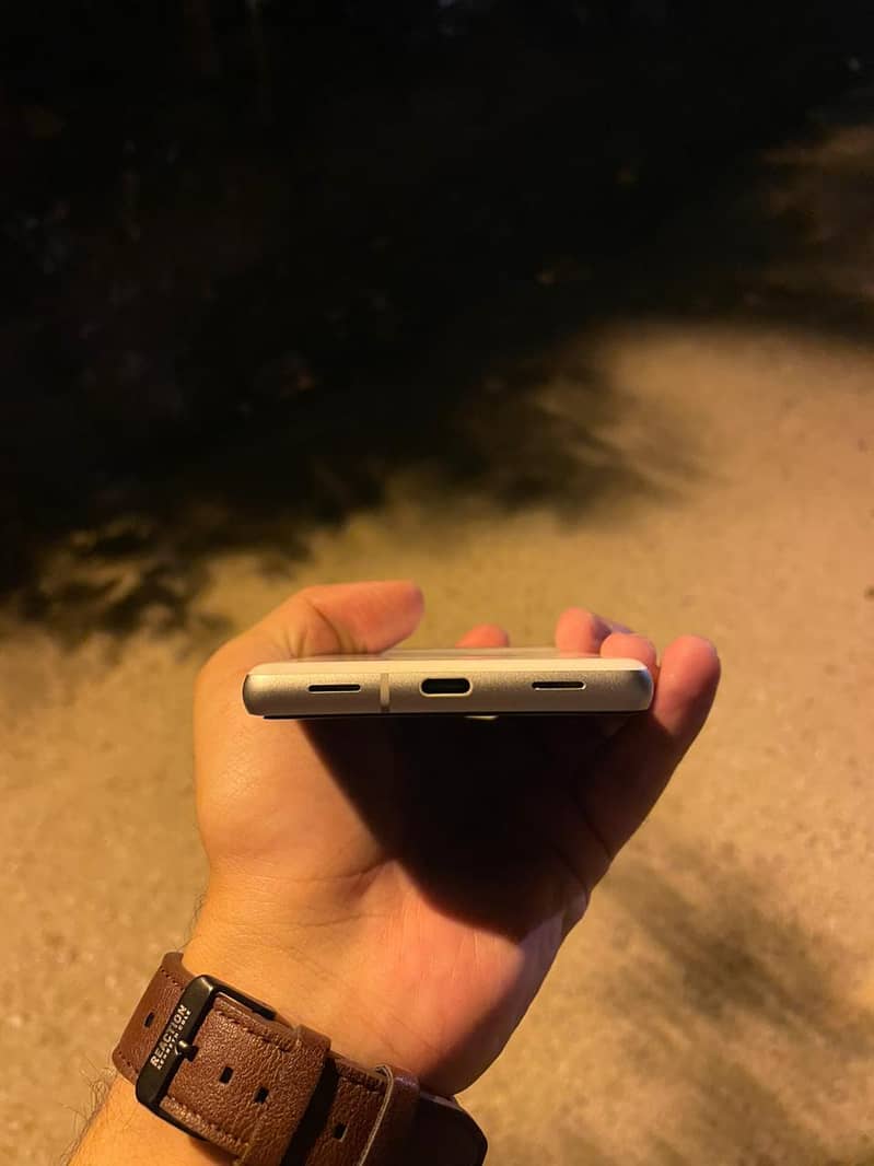 Google Pixel 7a 4