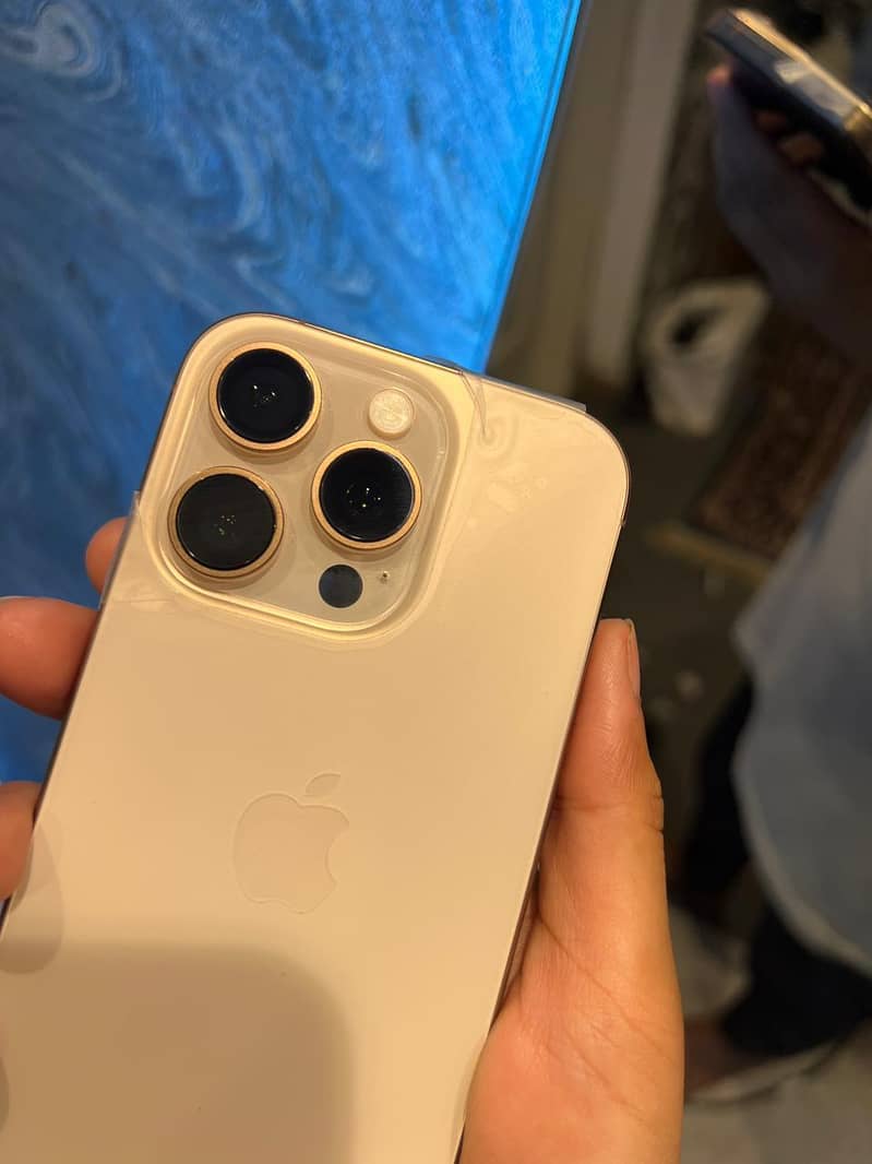 iPhone 16 Pro 5