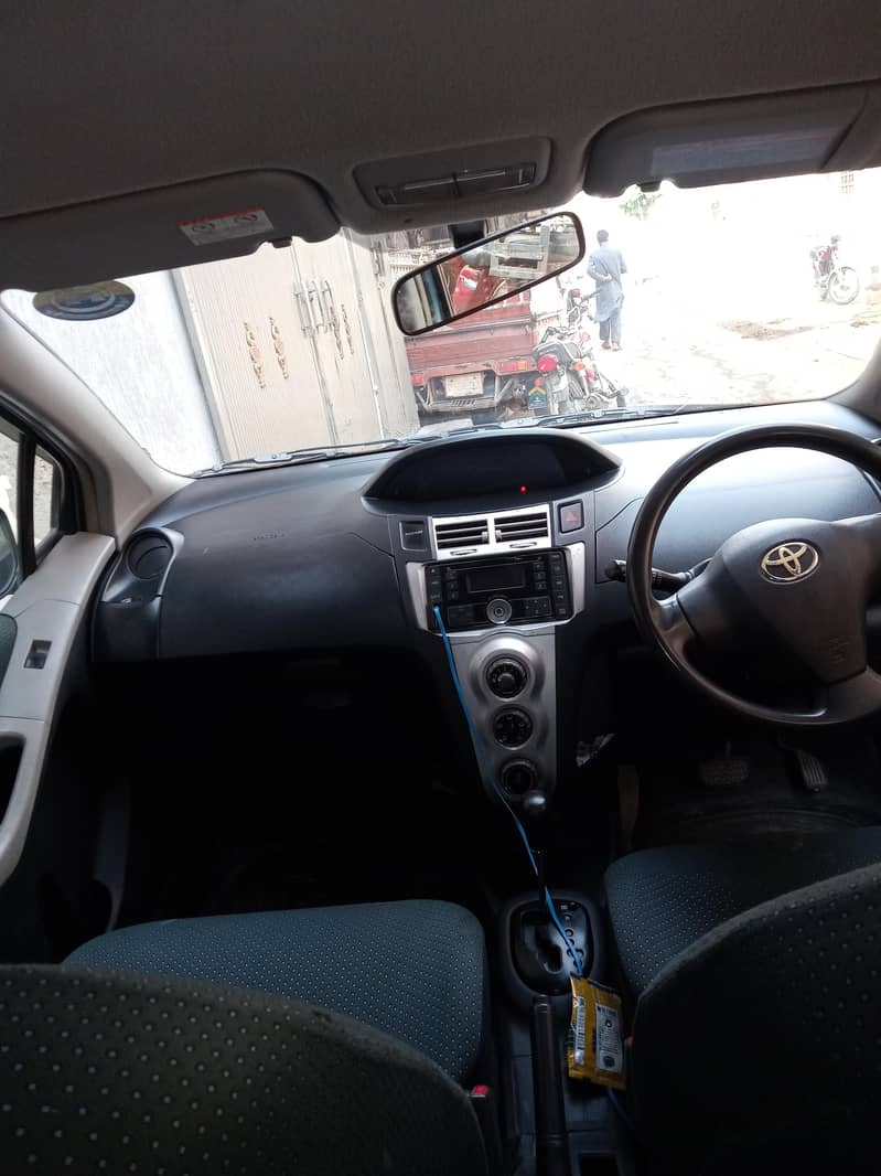 Vitz 2006 1