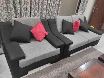 grey black 6 seater 2+2+1+1,musterd 5 seater 3+1+1