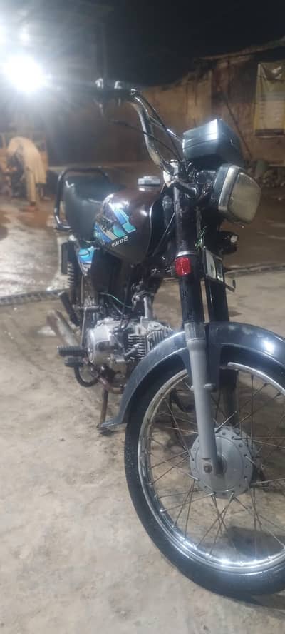 Unique 70cc  2016  03232216041