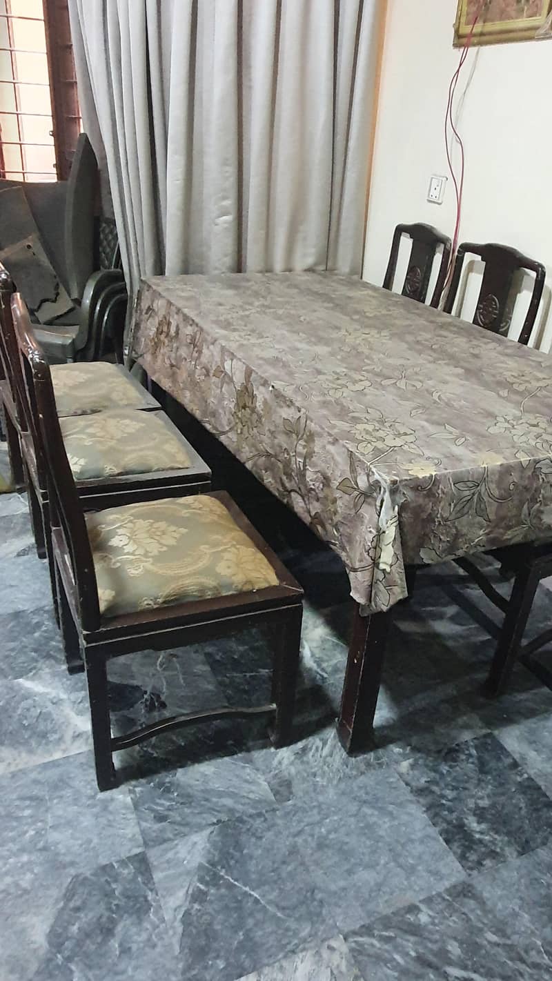 wooden dining table 4