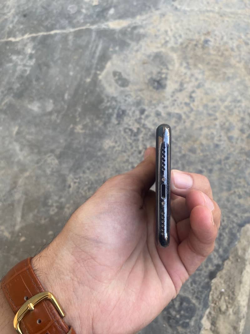 iPhone 3