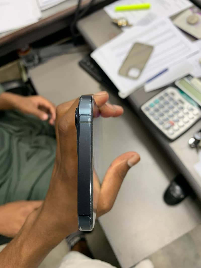 Iphone 12pro max 7