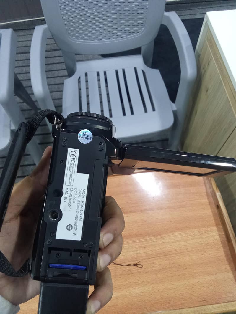 digital camera 6