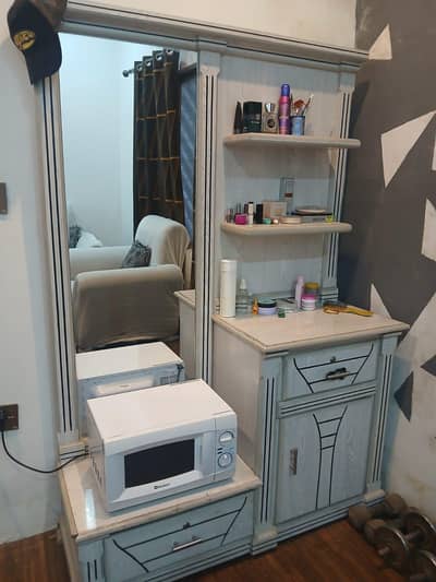 dressing table and 2 side tables