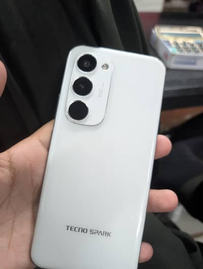 Tecno spark 40 pro plus 256gb slim phone