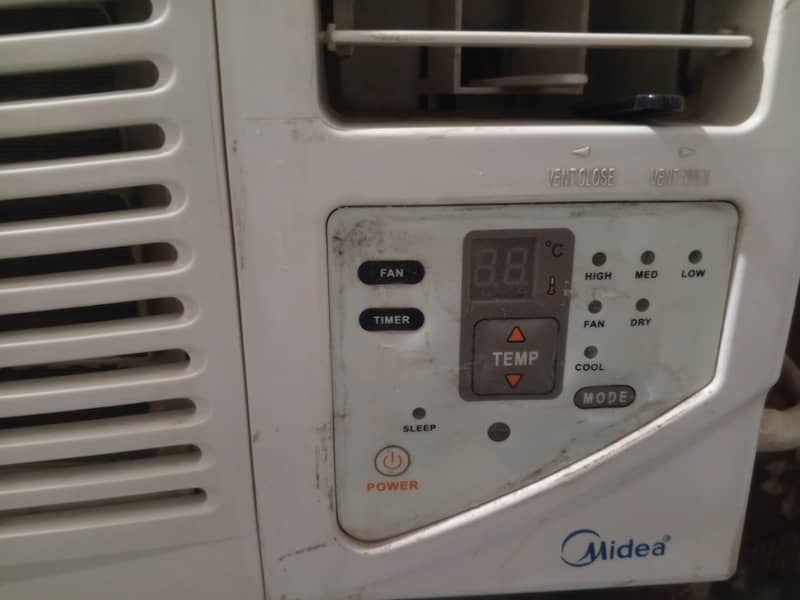 window ac 4