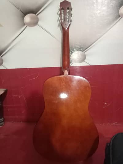 classical guitar 10/10 condition  for more details contact me