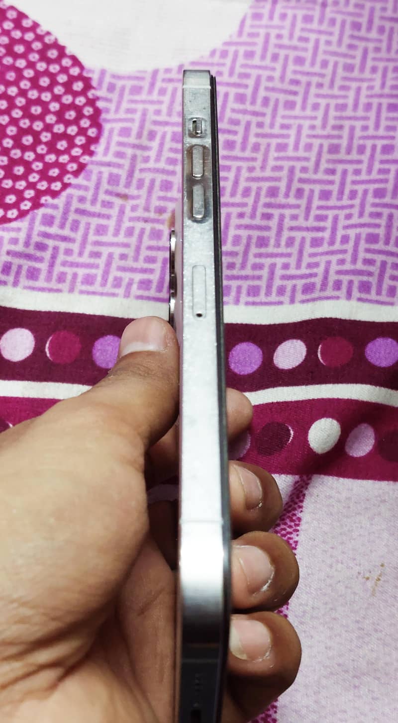 iphone 12 pro max 3