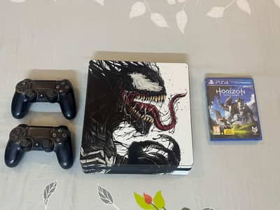 PS4 Slim | 1 TB | 2 Controllers + Horizon Zero Dawn | Venom Skin