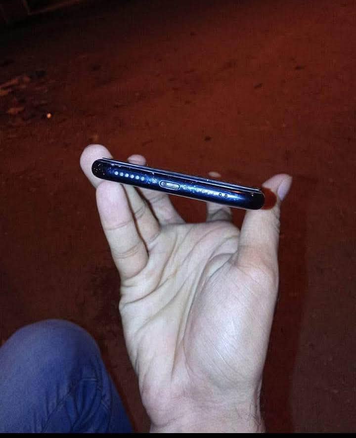 iphone XR 1