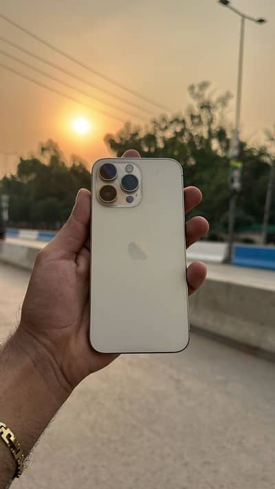 Iphone 14promax 256gb All okay whatsapp num . 03434016133