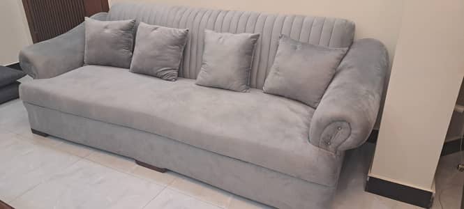six seater sofa very rare used