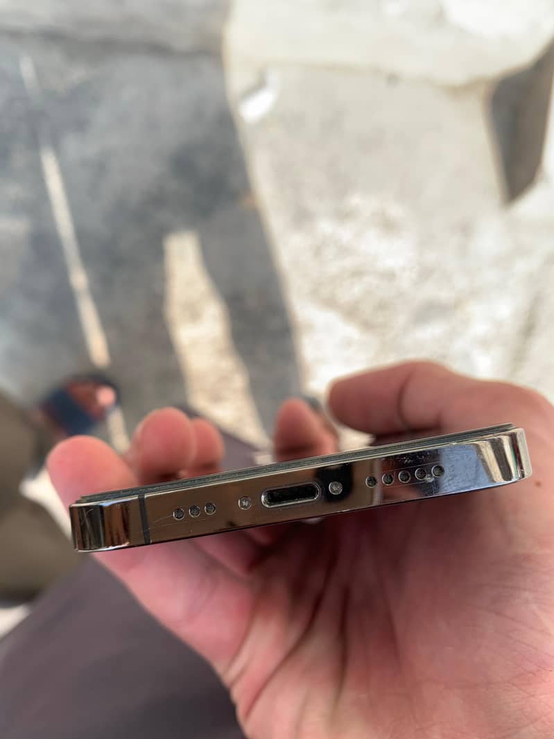 iPhone 12 pro 3