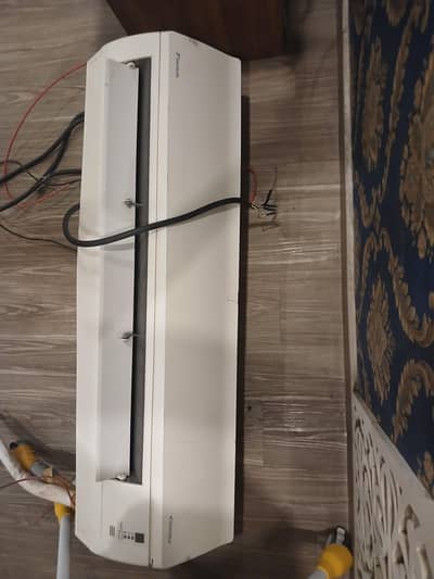 Daikin inverter 2 ton
