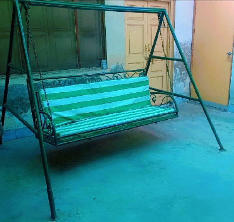 3 seeter swing 0