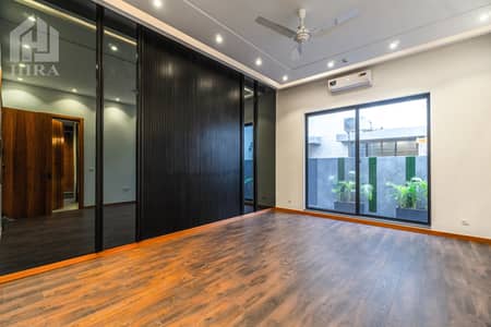 SEPARATE ENTRANCE 1 KANAL LAVISH UPPER PORTION ON TOP LOCATION Entrance FOR RENT IN DHA PHASE 6 LAHORE