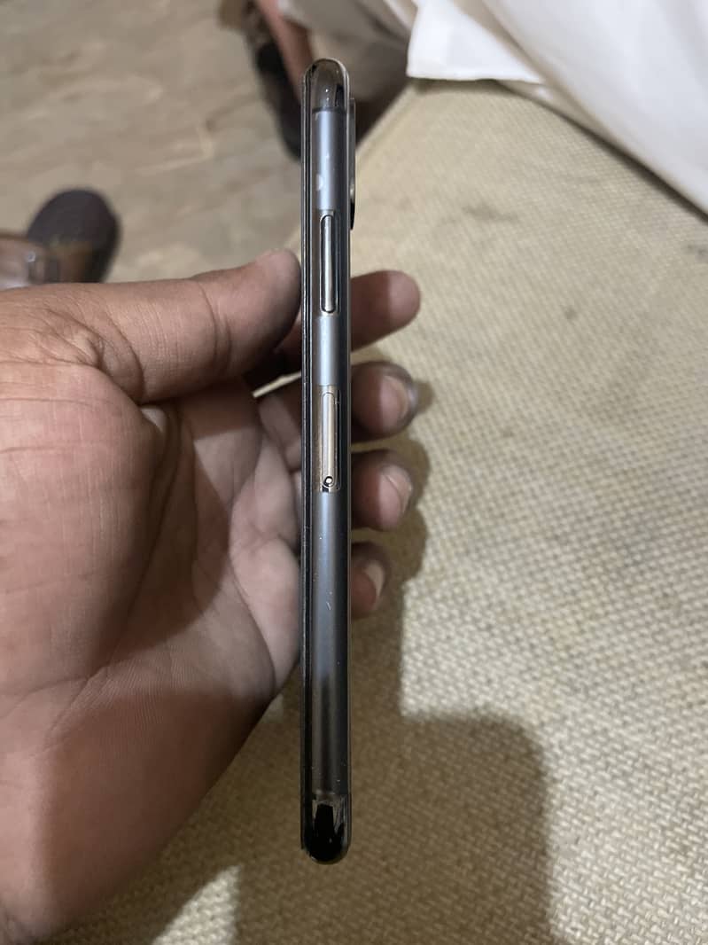 Apple iPhone X 0