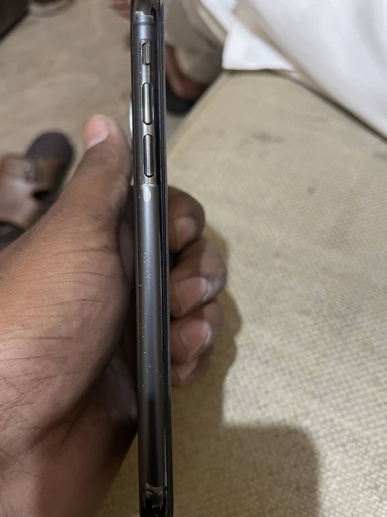 Apple iPhone X 3