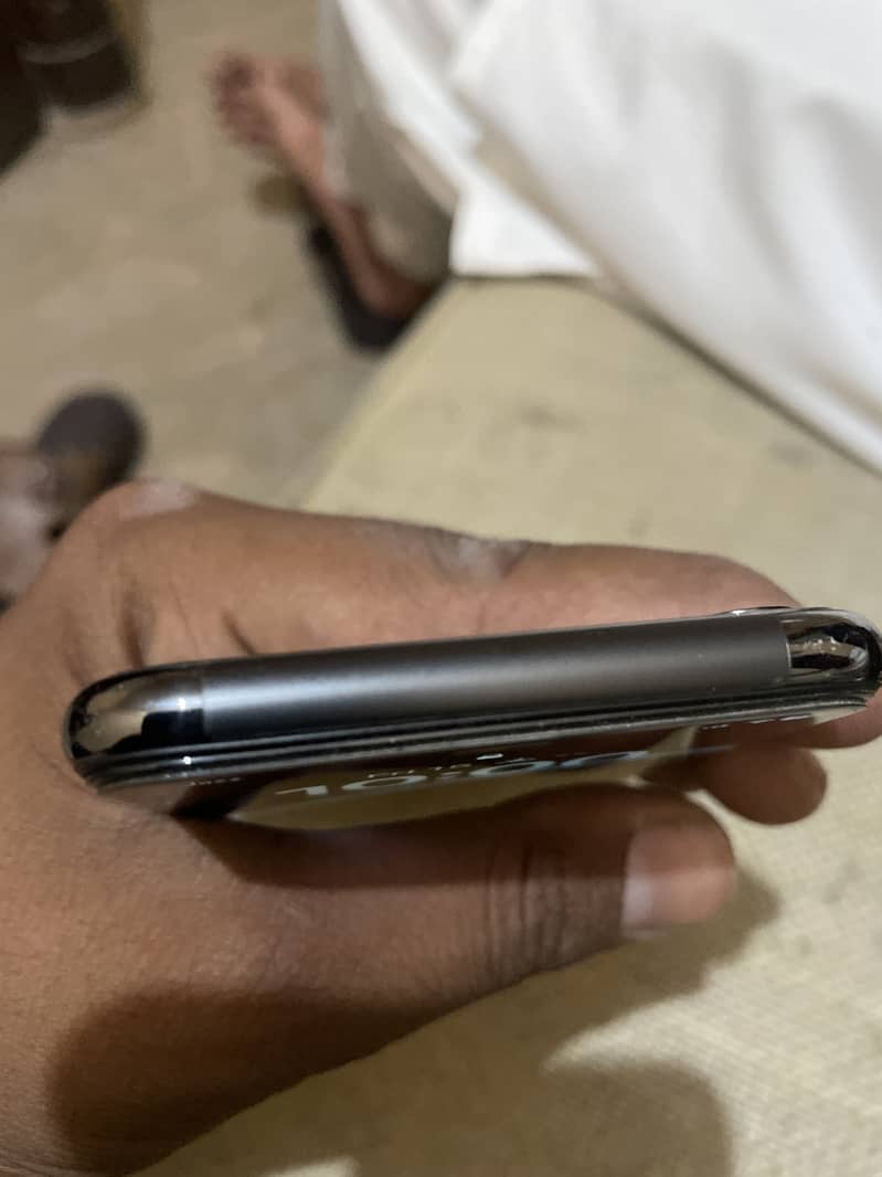 Apple iPhone X 5