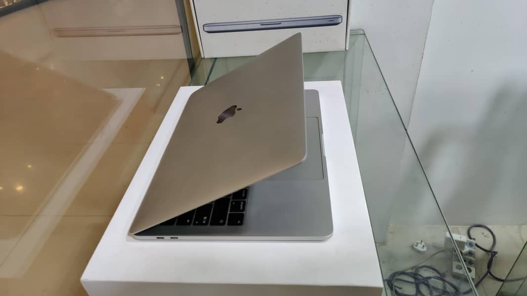 Apple MacBook pro 2017 1