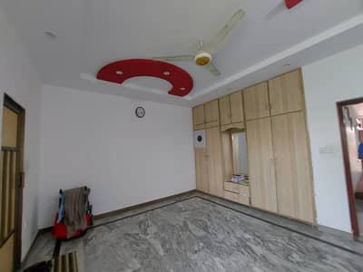 MadinaTown Y block 5 Marla duble kitchen house for rent 03018660465