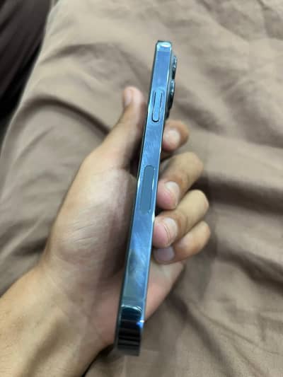 13 pro 128 gb (water packed new condition)
