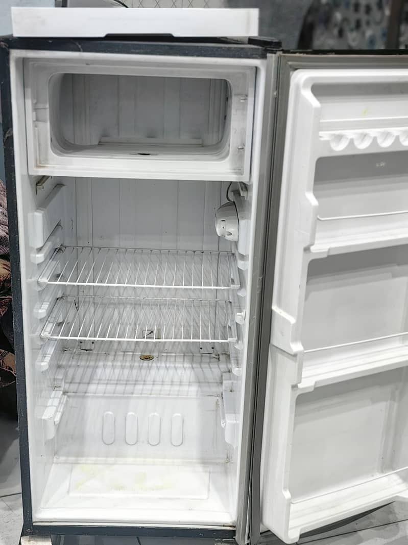 fridge 0