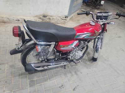 Honda 225 Red. khi no. model 2023- 03228279122