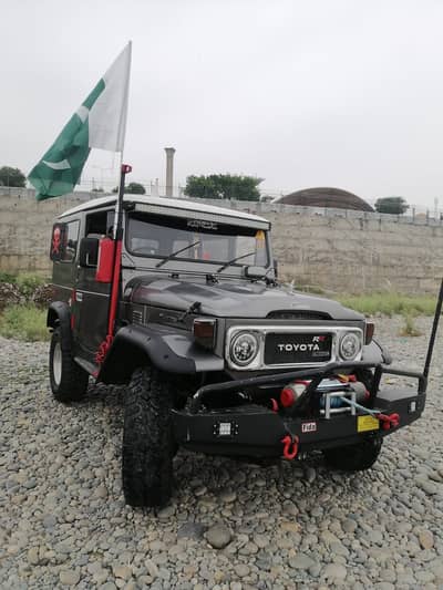 Toyota fj40 03459703820. ////03359857215(whatsapp)