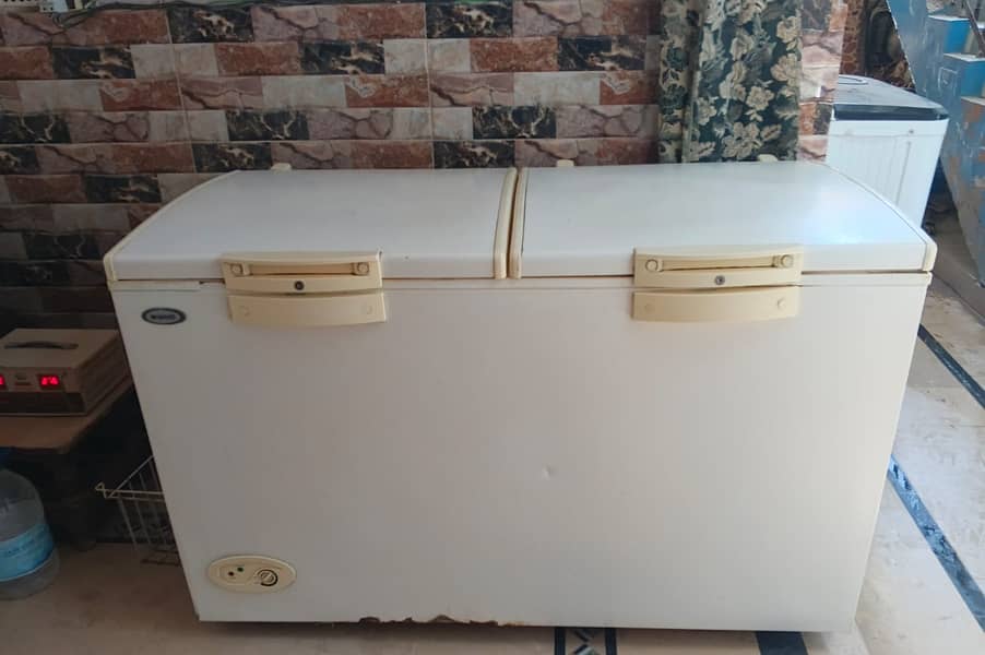 Waves deep freezer 1