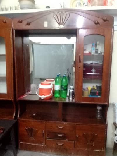 Solid wood crockery showcase_Good condition