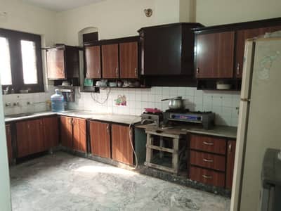 MadinaTown Y block 5 Marla duble story house for rent 03018660465
