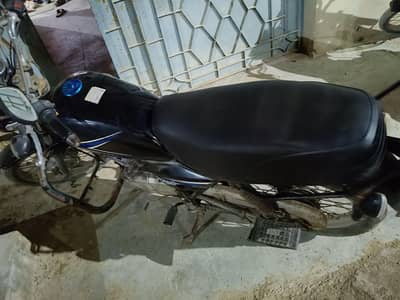 Suzuki GS 150 2017