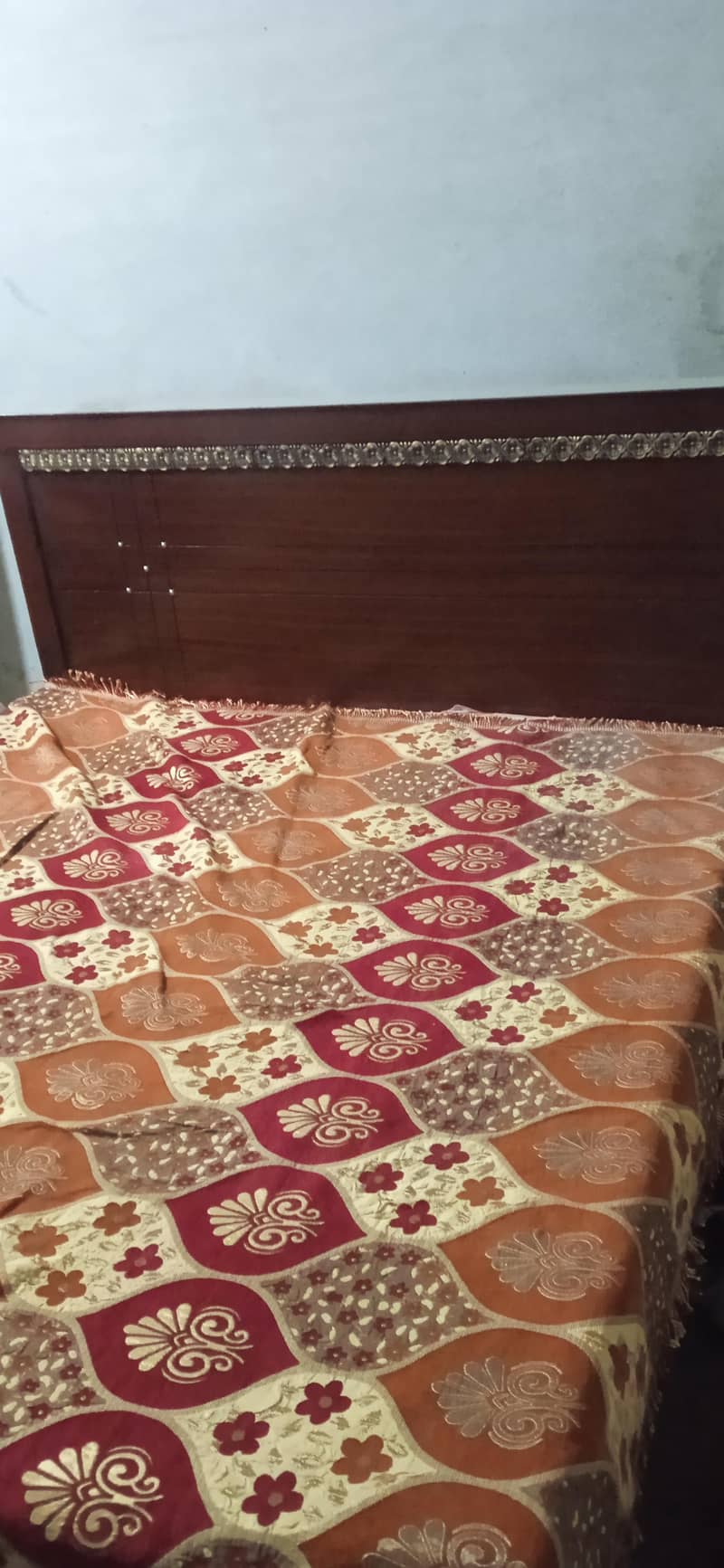 Queen Size Bed 1