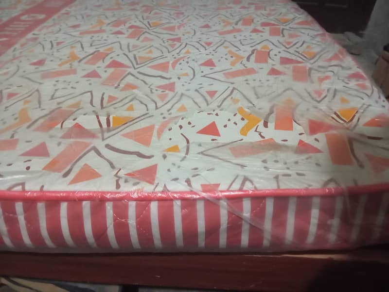 Queen Size Bed 4