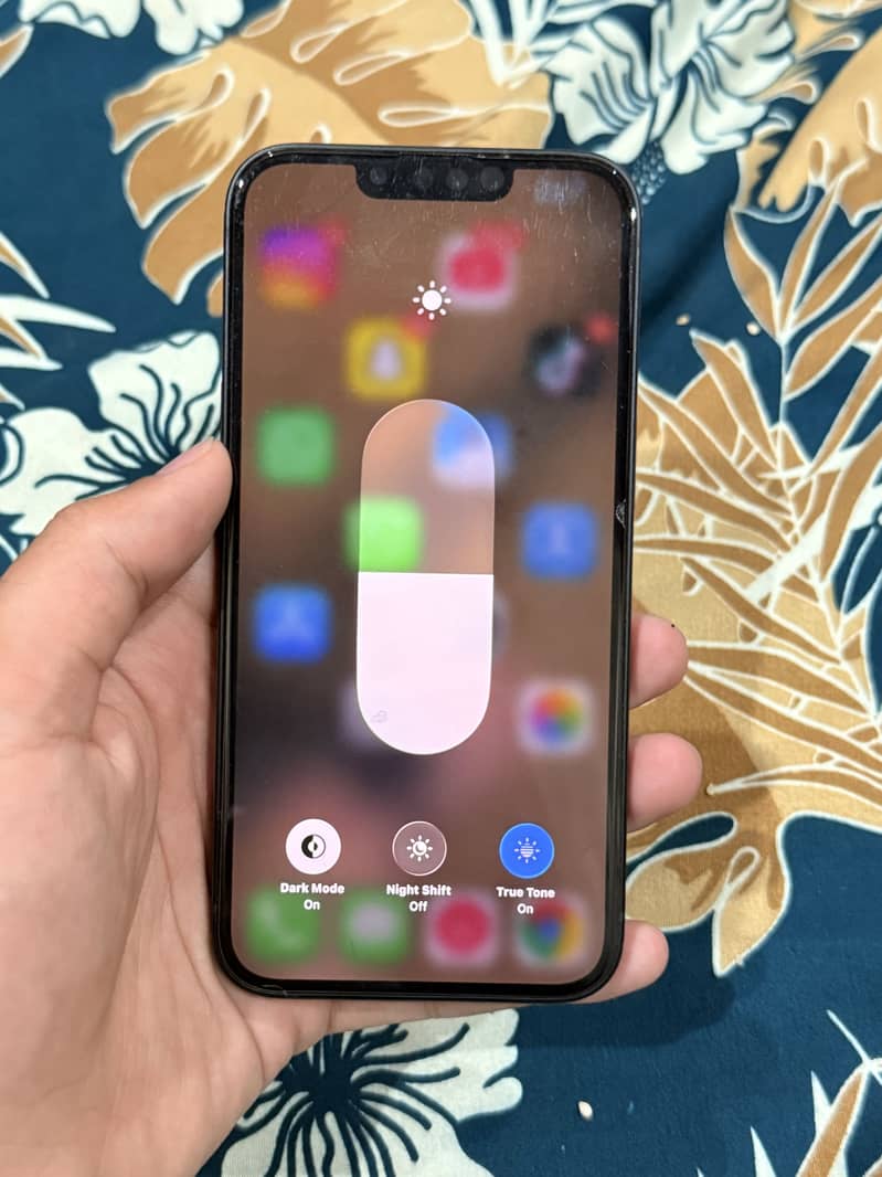 Iphone 16e 1