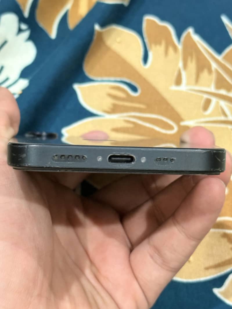 Iphone 16e 7
