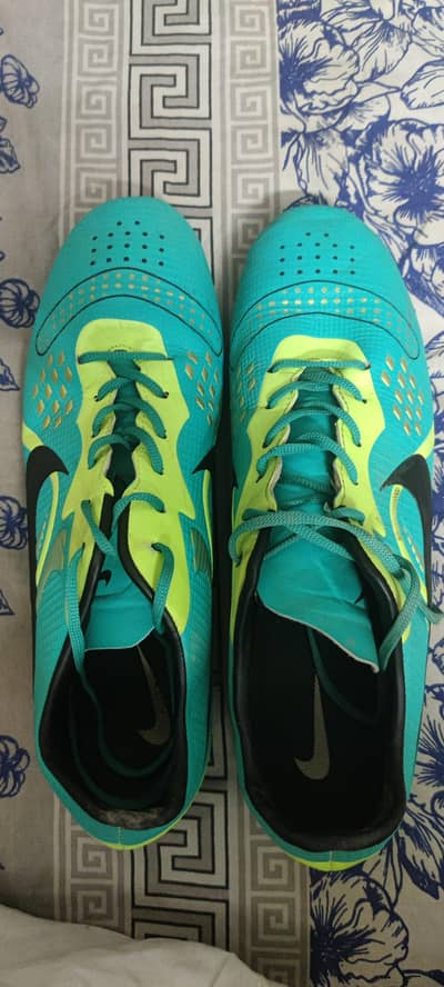 Football Shoes in Diamond Blue Color