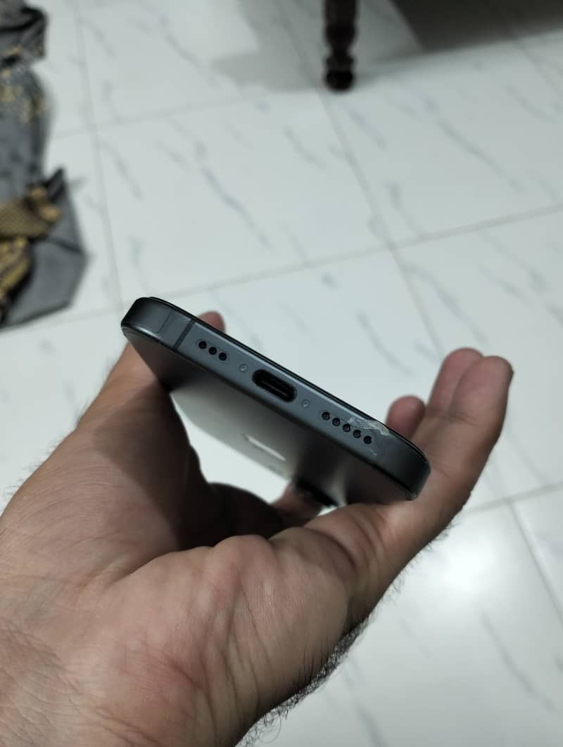 Apple iPhone 17 4